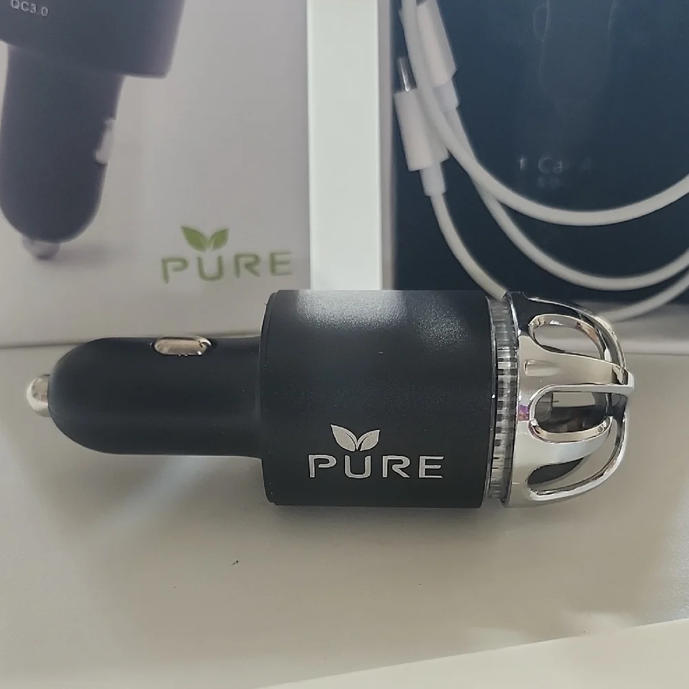 Pure Black Car Air Purifier and Dual USB Charger Quick Charge 3.0 USB